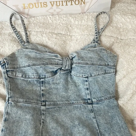 Urban Revivo Jean Dress - Picture 2 of 4